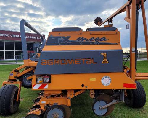 Sembradora Agrometal TX Mega año 2008