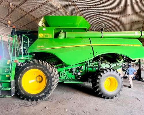 John Deere S670 DD 35d. año 2016. M4900hs. R3200hs.