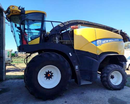 Picadora New Holland FR 600 C/ Cabezal 600 Bfi, año 2014