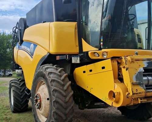 Cosechadora New Holland CR 7.90 con Drapper 40