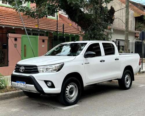 Toyota Hilux DX 4X2 2.4 Doble Cabina 2017 Unico Dueño
