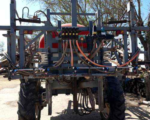 Pulverizador de Arrastre de 4200 Lts. Marca Cinalfor.