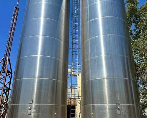 Se Venden 5 Silos de 150.000 Lts de Acero Inox