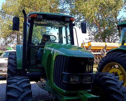 Tractor John Deere 6615 año 2006.