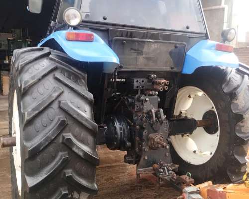 Tractor New Holland TM135