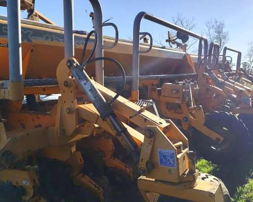 Sembradora Agrometal TX Mega 18 a 52 - 2005