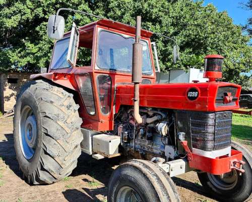 Massey Fergusson 1098 .