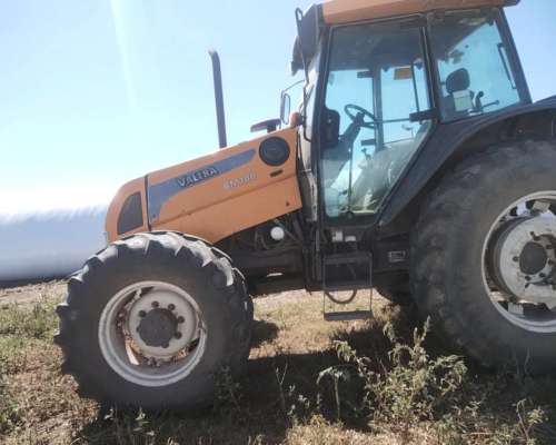 Tractor Valtra BM100 Usada