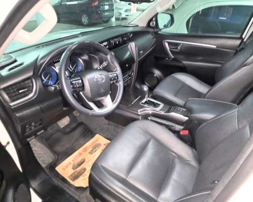 Vendo Toyota SW4 Única por SU Estado
