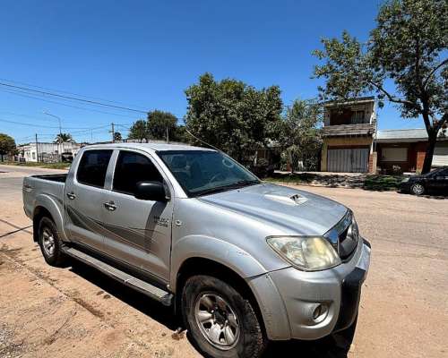 Toyota Hilux 3.0 4X4 SR