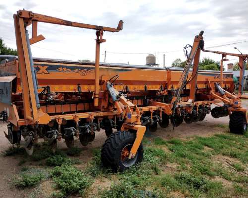 Agrometal TX Mega, 23 a 25, con Monitor