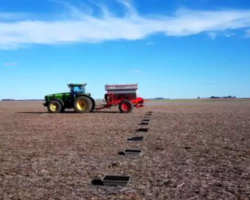 Fertilizadora Arrastre Impala 10000 con Tolva de Acero Yomel