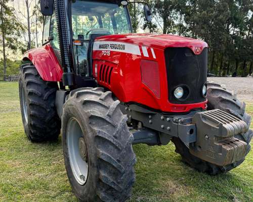 Tractor Massey Ferguson 7015