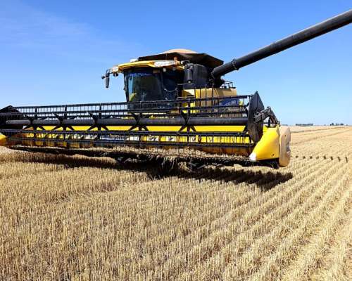New Holland CR 5.85