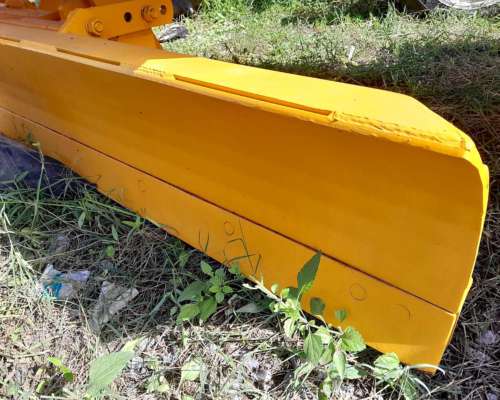 Niveladora de Terreno Marca Tbeh de 3,05 Metros