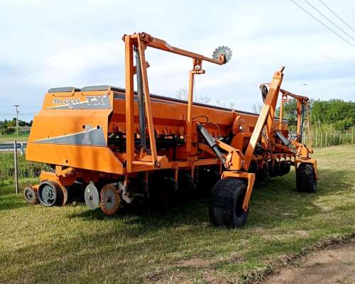 Sembradora Agrometal TX Mega Neumatica