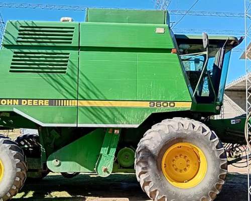 John Deere 9600. DT. Plataforma 30