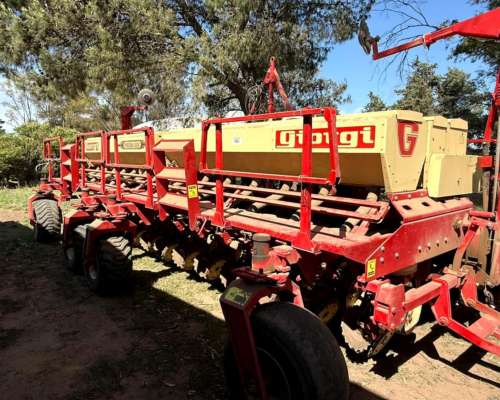 Sembradora Giorgi 14 Surcos a 52cm