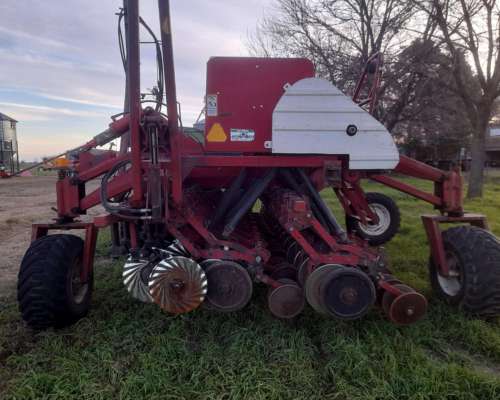 Sembradora Crucianelli Pionera III de 27 a 17 cm con Monitor