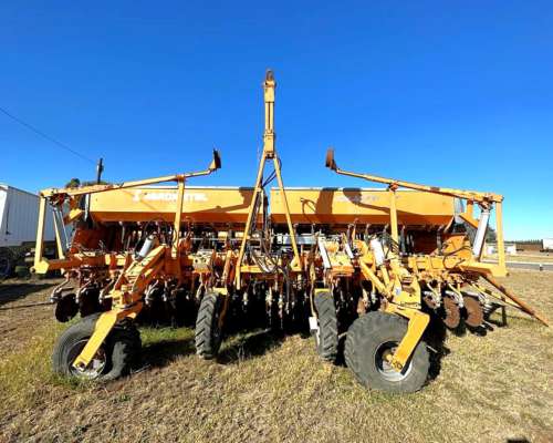 Sembradora Agrometal Modelo MXY 37 a 17,5 año 2007