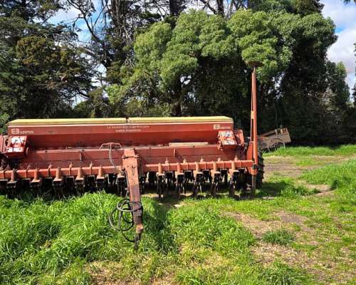 Vendo Sembradora Bertini 10.000 con Kit de Gruesa