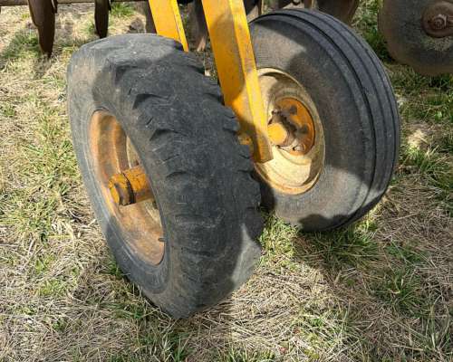 Rastra Agrometal Semipesada de 60 Discos de 24 Pulgadas