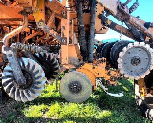 Sembradora Agrometal 29 Líneas a 21 cm con Control Agro