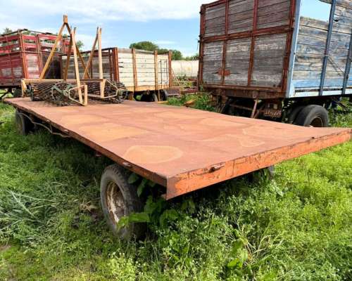 Acoplado Playo de 7,40x2,50 con Barandas Volcables