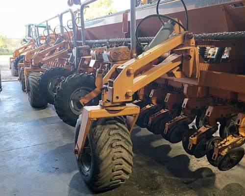 Sembradora Agrometal TX Mega Reparada 32 a 35