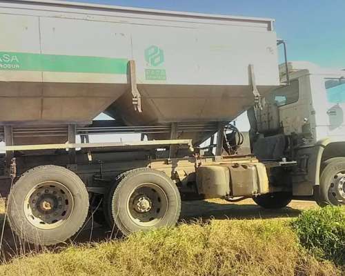 Camion VW 17-220 con Tolva 14 TON Acero Inoxidable