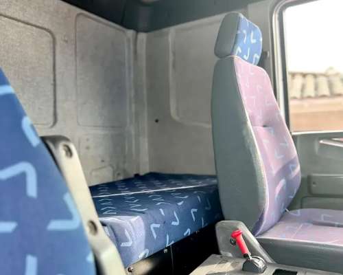 Camión Iveco Tector 170e22 2014 con Carrocería Bi-vuelco