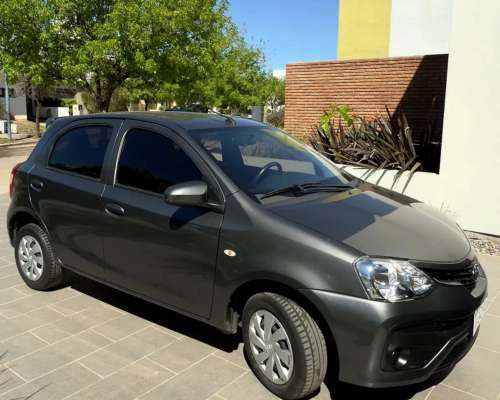 Toyota Etios 1.5 5ptas X 6mt 2022 Nafta U$14.299 43.000 km