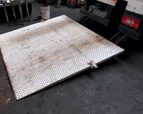 Carrocería Marca Chamula C/ Plataforma Hidraulica Car. Tras