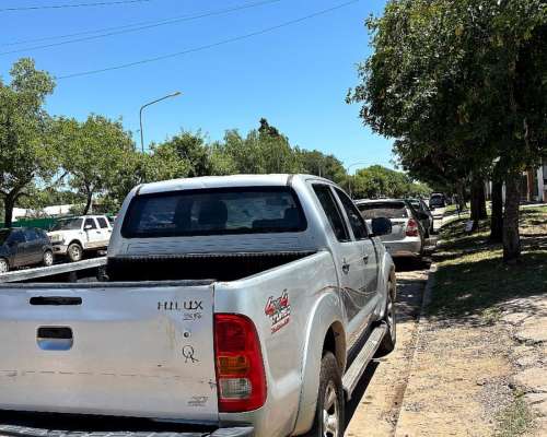 Toyota Hilux 3.0 4X4 SR