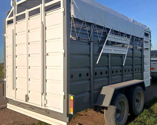 Acoplado 2X4 con Puerta Escape