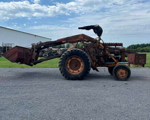 Tractor Fiat R60 Invertido con Pala