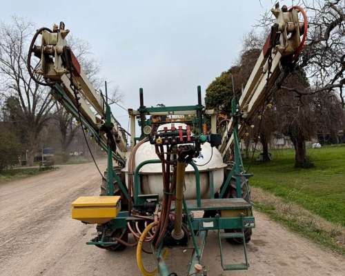 Pulverizador Pampero Tetra Full 3000 de 3000 Lts de 21 Mts