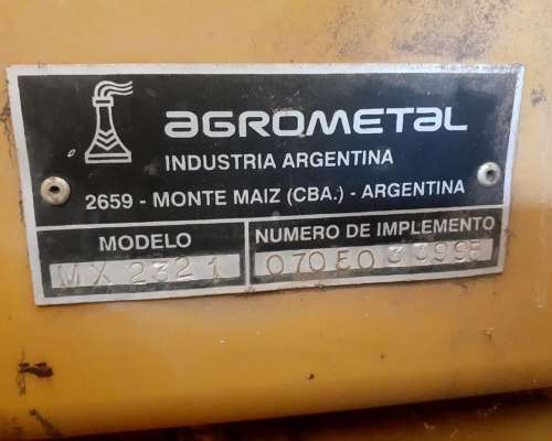 Sembradora Agrometal MX 23 a 21 con Alfalfero