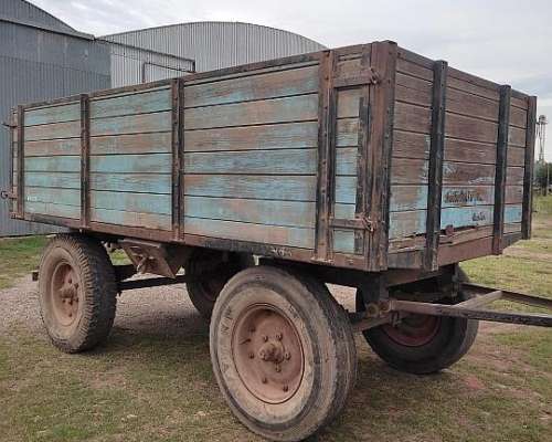Acoplado de Madera, Baranda Volcable. Rodado 1100 X 20.