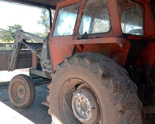 Tractor Fiat 780 con Cargador Frontal