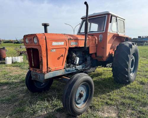 Fiat 700 e a Reparar