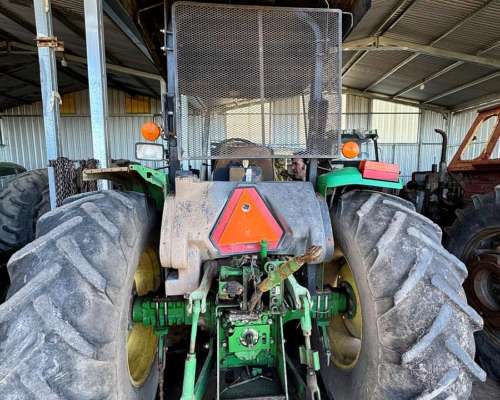 John Deere 5725 Dual, Paton. año 2014. 3pts. M 11000hs. 90hp