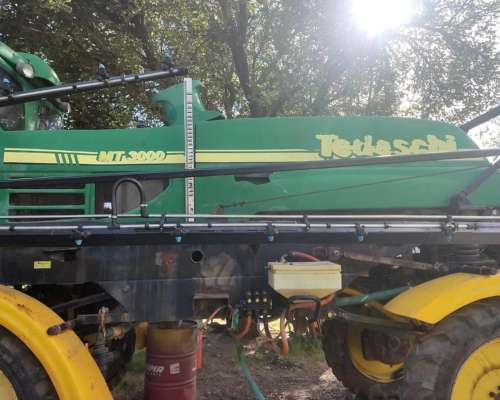 Pulverizadora Tedeschi MT3000 BT 2009 3000lt 25mt