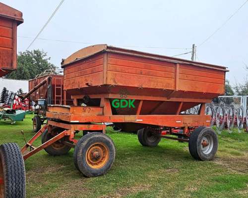 Tolva Semillera y Fertilizante 11 TN. Gimetal.