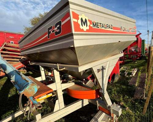 Fertilizadora Metalpaz F-3 de 3000 Lts