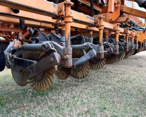 Sembradora Agrometal TX Mega año 2004 - 16 a 52