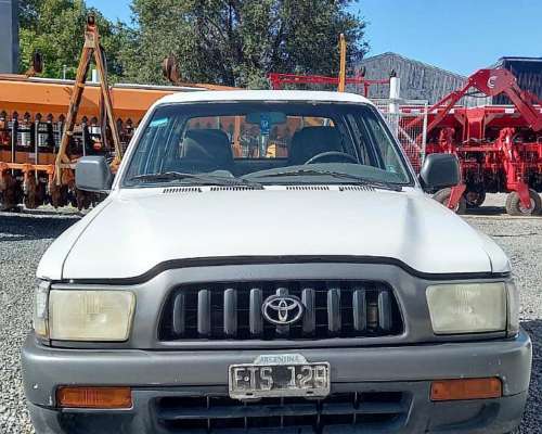 Toyota Hilux DX 3.8 DC 4X2