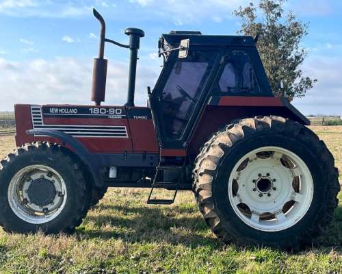 New Holland 180-90 con Piloto Trimble
