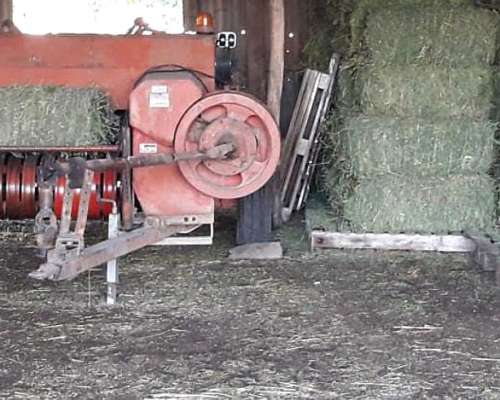 Enfardadora de Fardo Cuadrado en Buen Estado