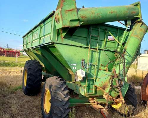 Tolva Autodescargable de Grande 16 Toneladas.